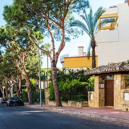 Rentandhomes Luxury Apartmán