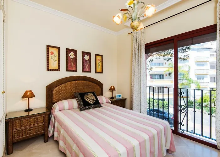 Rentandhomes Luxury * Marbella
