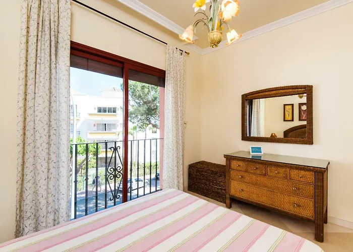 Rentandhomes Luxury * Marbella